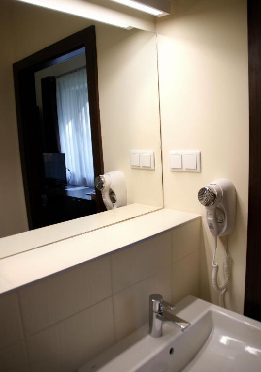 Center House Elephant 3* Posen